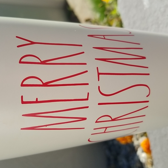 Rae Dunn 2019 Merry  Christmas 17oz tumbler good condition - Picture 2 of 6